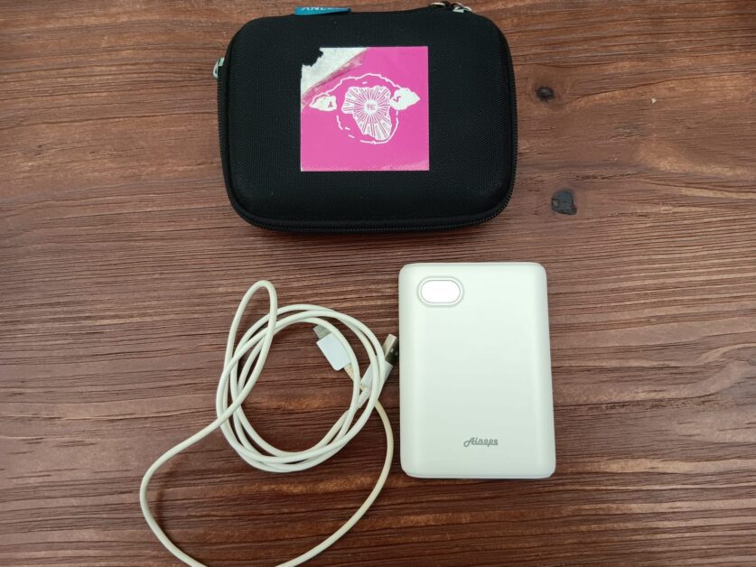 AINOPE power bank with charger