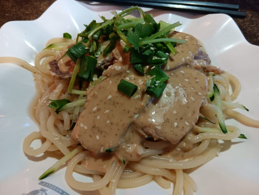 自家麵 cold sesame noodles with beef shank