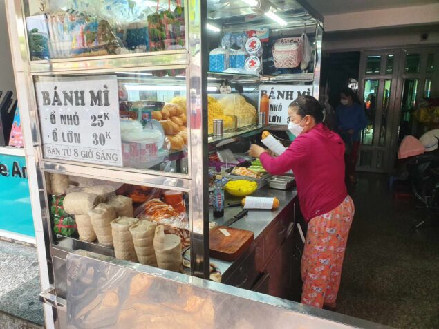 Banh Mi Lan Mi in Saigon District 4