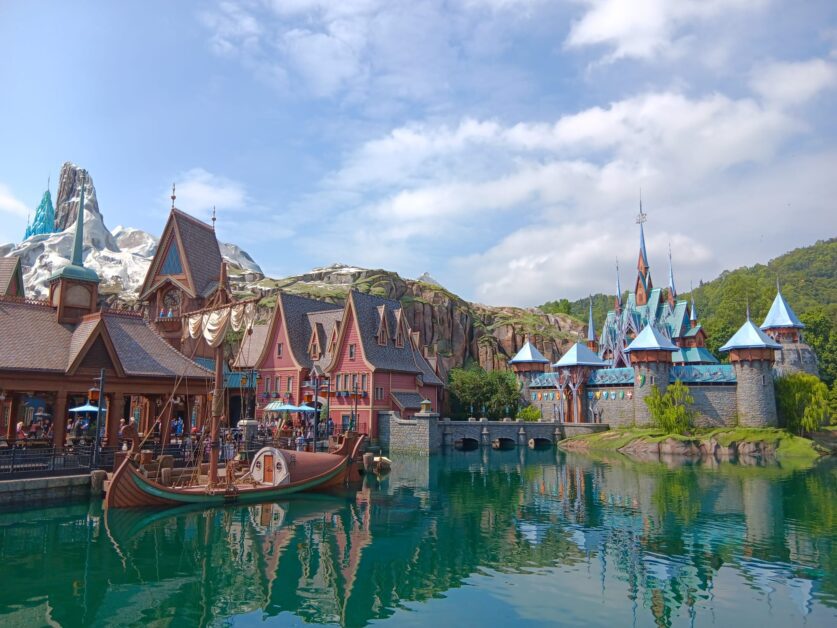 World of Frozen Hong Kong Disneyland