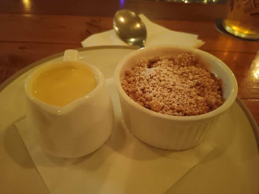 drunk apple and blackberry crumble at The Globe